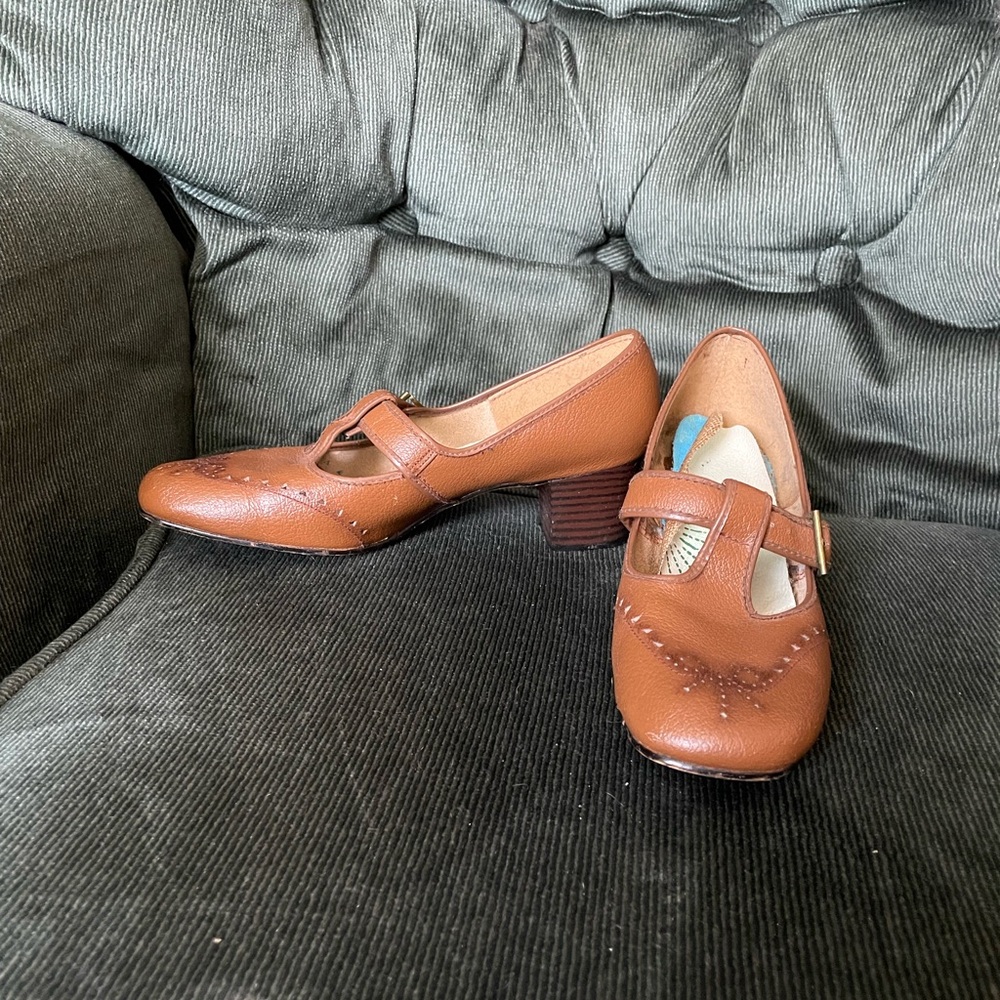 1930s brown size 6 shoes